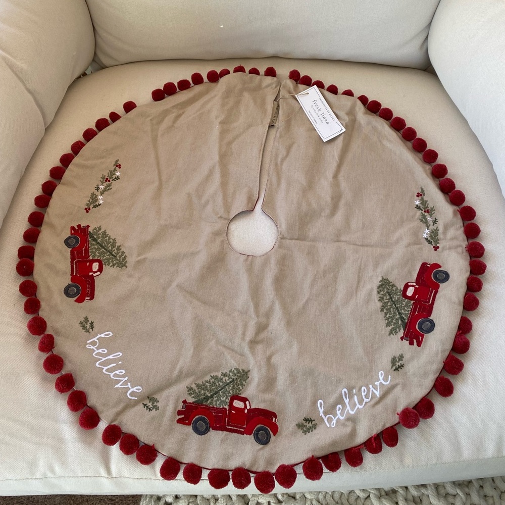 Christmas tree skirt 24 diameter